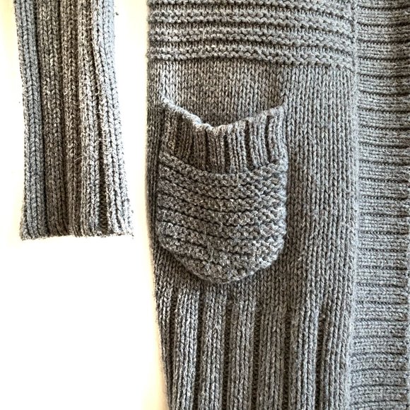 American Eagle Outfitters | Long Grey Cardigan - Picture 5 of 13